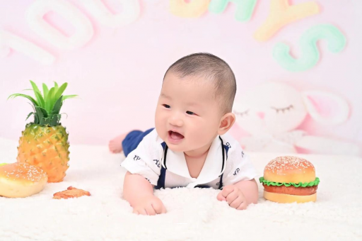 呼和浩特宝宝在妈妈肚子里